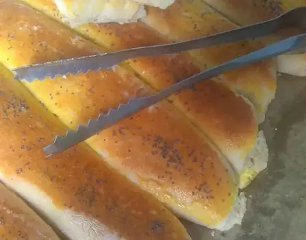 Rolls with Eggs and Feta