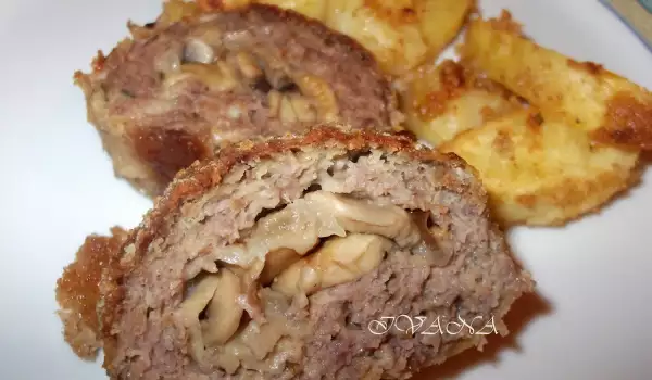 Minced Meat Roll with Mushrooms and Onions