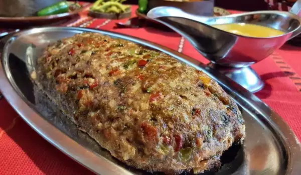 Minced Meat and Vegetable Roll