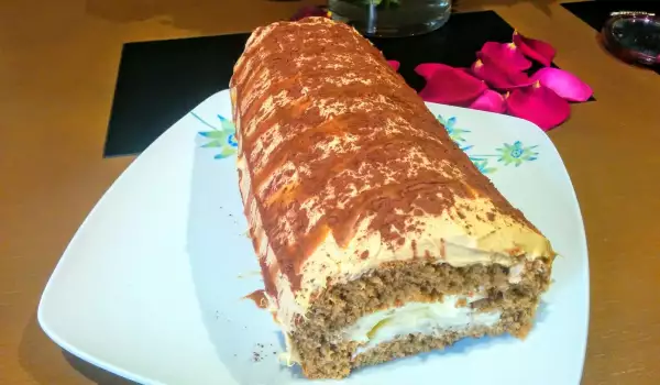 Extravagant Roll with Mascarpone and Coffee