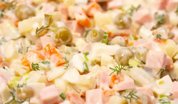 Russian Salad with Apples