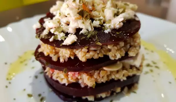 Bulgur Salad with Beetroot and Cheese