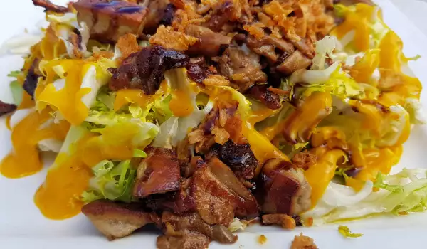 Salad with Foie Gras and Mango Sauce