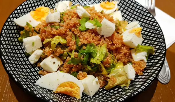 Quinoa Salad with Dried Tomato Dressing