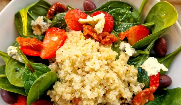 Baby Spinach, Quinoa and Strawberry Salad