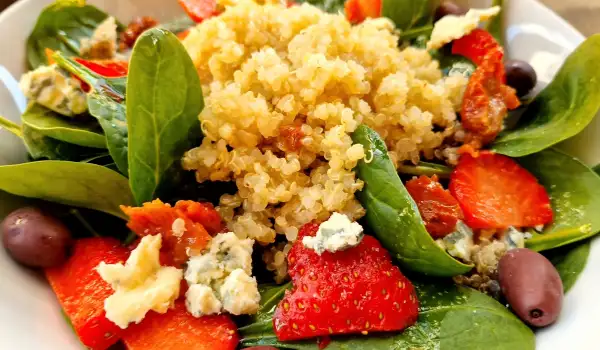 Baby Spinach, Quinoa and Strawberry Salad