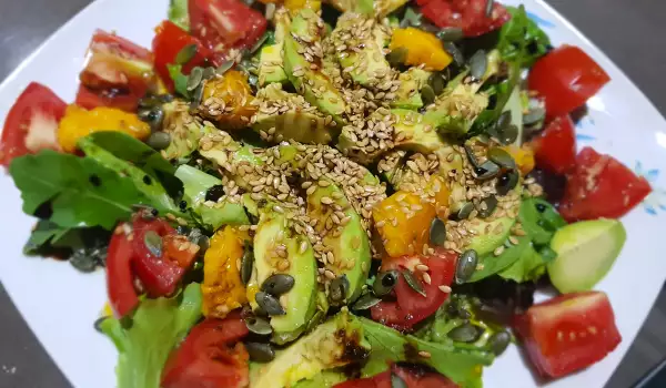 Green Salad with Mango and Flaxseed
