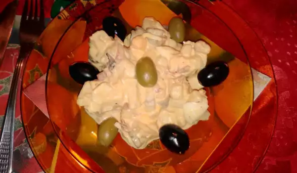 Potato Salad with Eggs and Olives