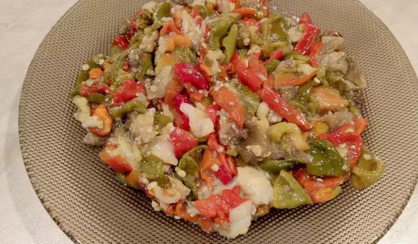 Winter Salad with Eggplant and Peppers