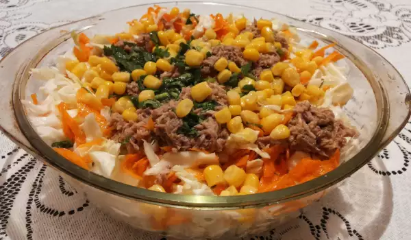 Cabbage Salad with Carrots, Corn and Tuna