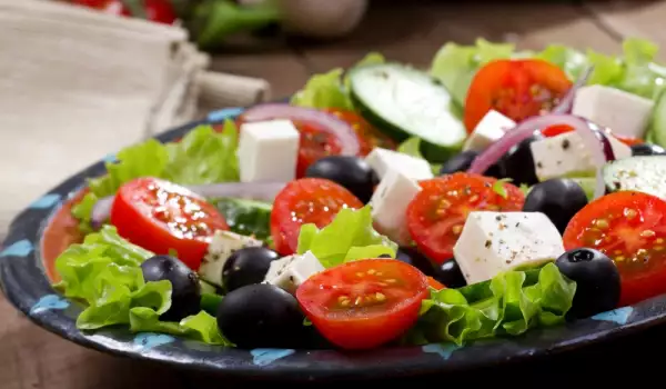 Tomato Salad with Beans and Feta