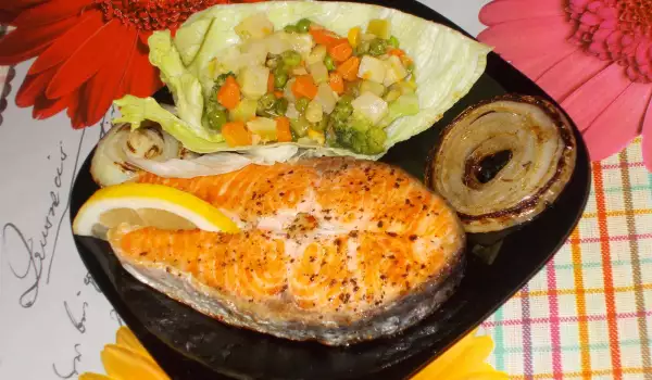 Spanish-Style Salmon with Stewed Vegetables