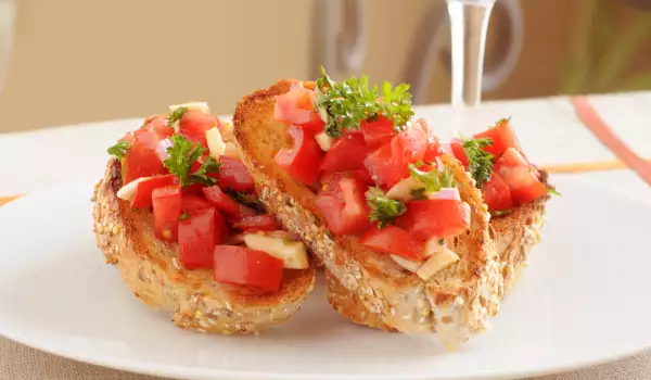 Garlic Bruschetta with Aromatic Tomatoes