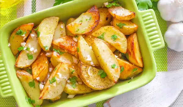 Sauteed Potatoes with Garlic