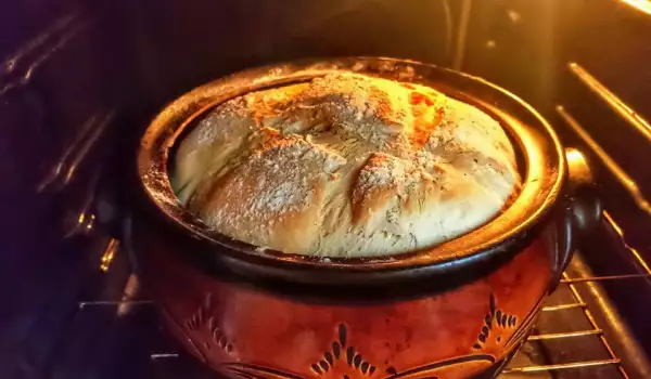 Country-Style Bread in a Clay Pot