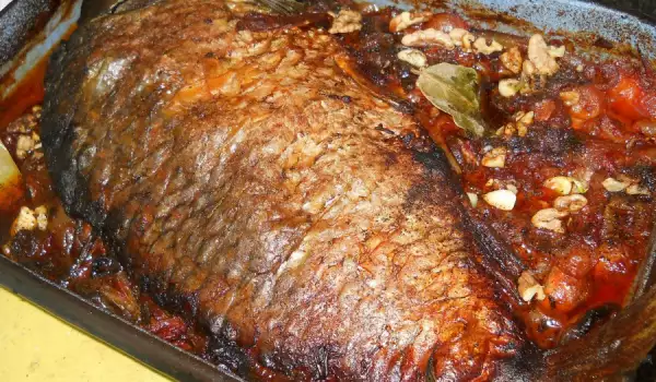 Carp in the Oven with Vegetables, Mushrooms and Walnuts