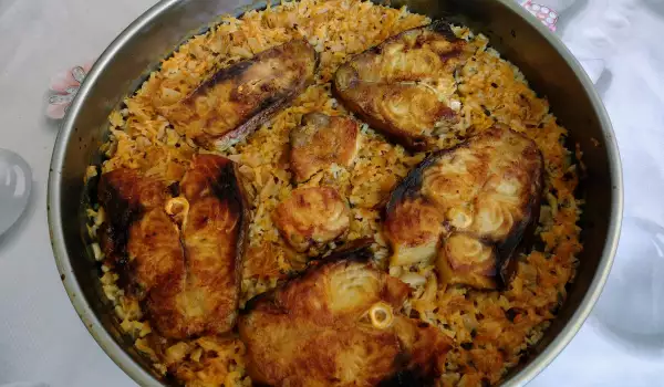 Oven-Baked Carp with Cabbage and Rice