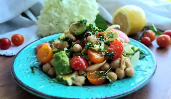 Colorful Mediterranean Chickpea Salad