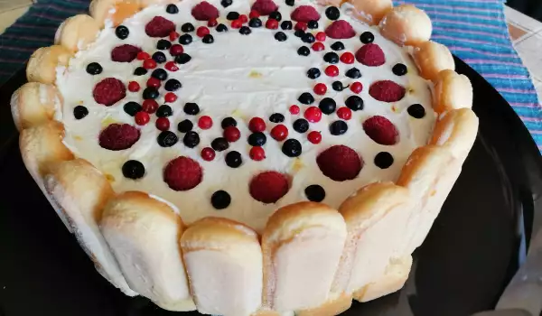 Charlotte Cake with Berries and Mascarpone