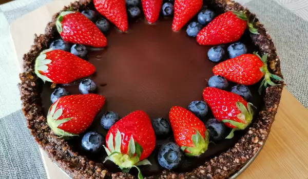 Chocolate Tart with Carob and Berries