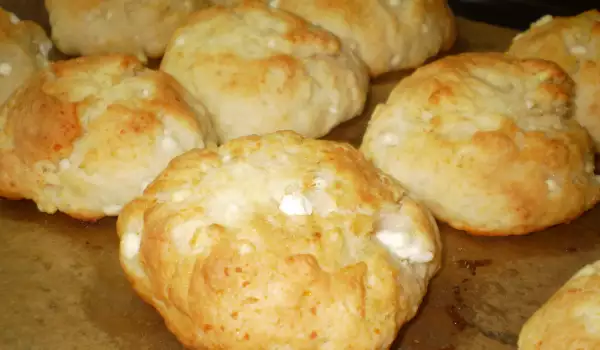 White Cheese Buns with Yogurt and Butter