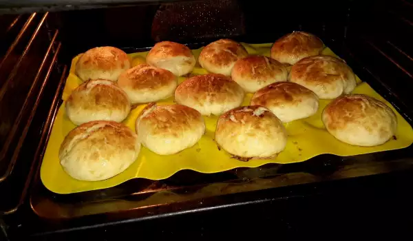 Easy Oven-Baked Feta Cheese Buns