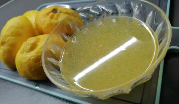 Homemade Honey and Lemon Cough Syrup