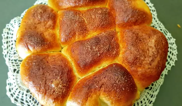 Small Sweet Rolls with Turkish Delight