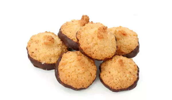 Coconut Cookies with Chocolate