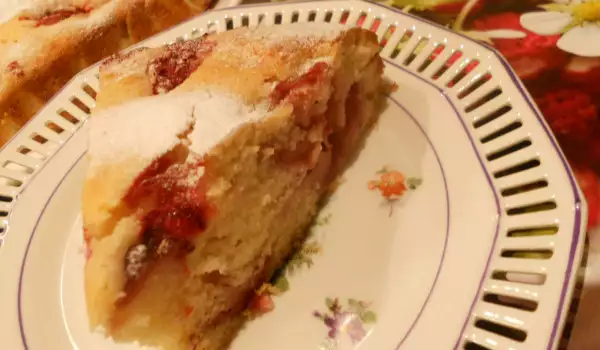Very Fluffy Strawberry Cake