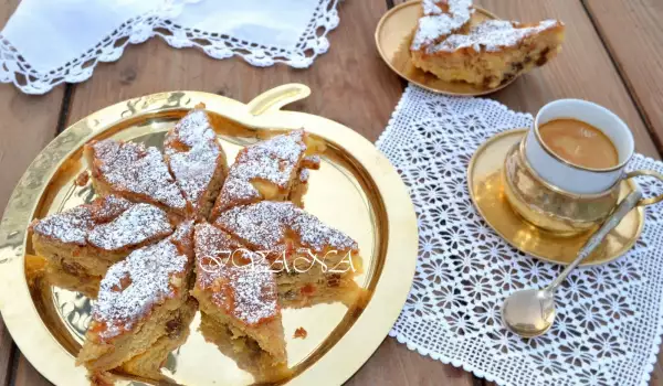 The Most Delicious Apple Cake with Raisins