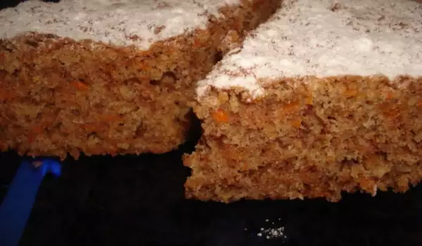 Tasty Cake with Pumpkin and Walnuts