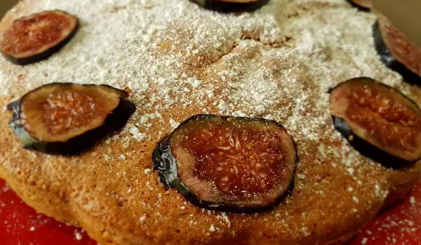 Cake with Figs and Rum