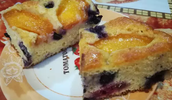 Fat-Free Peach and Berry Cake