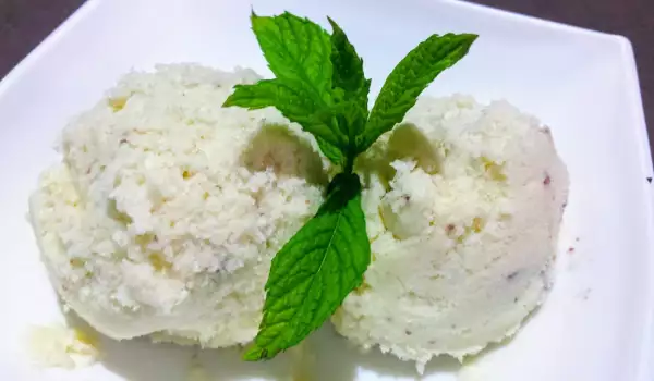 Ice Cream with Melon, Chocolate and Cookies