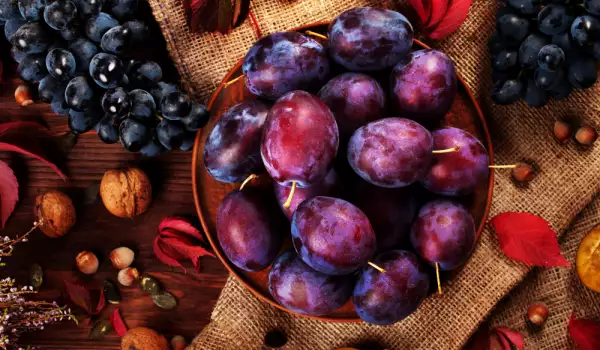 Benefits and properties of plums