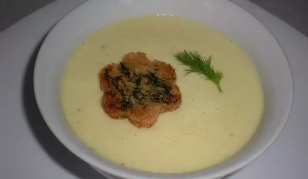 Creamy Zucchini Cream Soup with Croutons