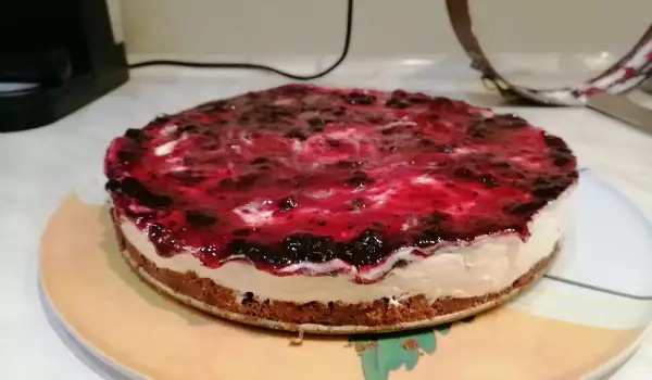 Traditional Cream Cheesecake with Blueberries