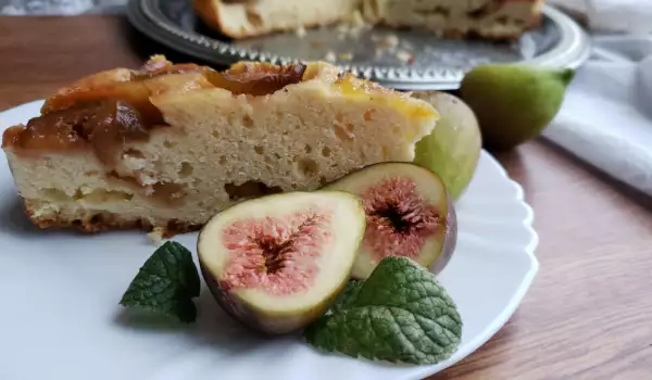 Easy Fig Cake with Cottage Cheese
