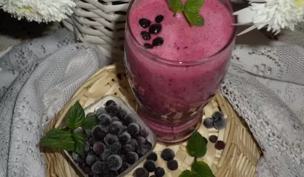 Blueberry and Cherry Smoothie