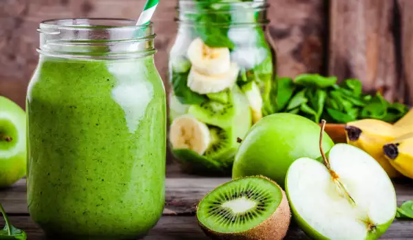 kiwi and apple smoothie against the flu