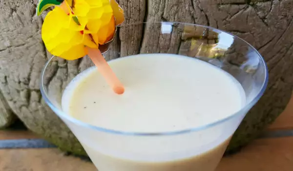 Pineapple and Soy Milk Smoothie