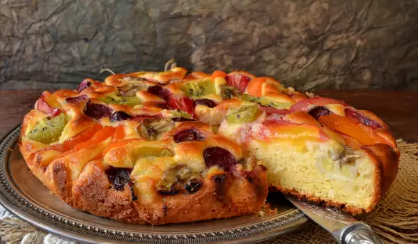 Juicy Cake with Summer Fruit