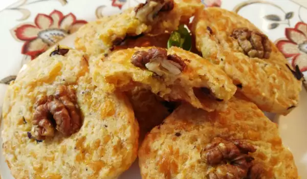Savory Biscuits with Cheddar, Olives and Ricotta