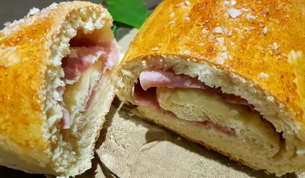 Savory Roll with Ham and Cream