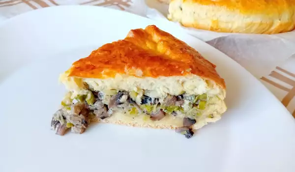 Savory Pie with Field Mushrooms and Leeks