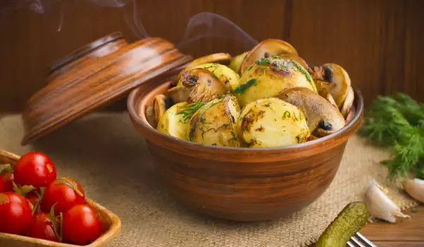 Sauteed Potatoes with Mushrooms, Garlic and Dill