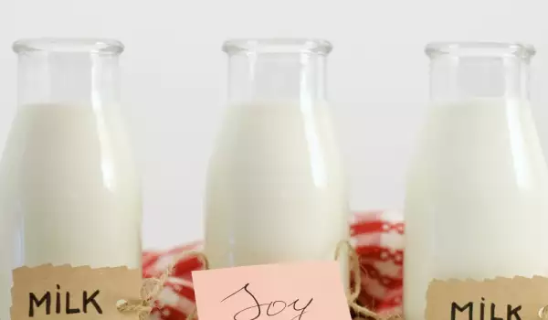 Should We Drink Soy or Almond Milk?