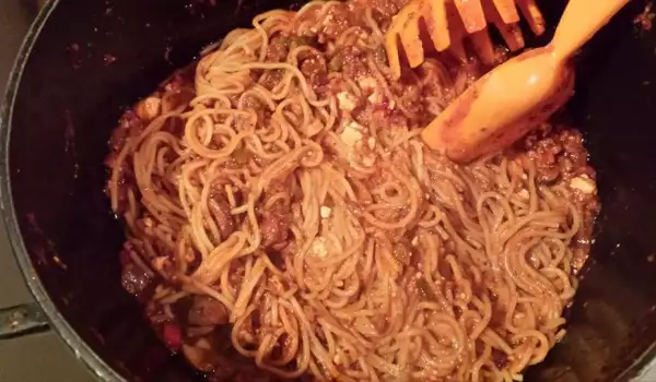 Spaghetti with Minced Meat and Mushrooms