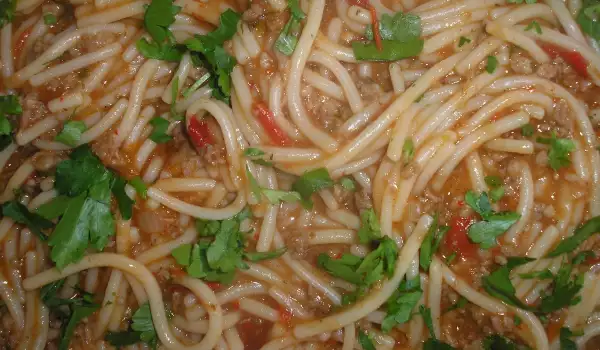 Spaghetti with Mince and Tomatoes